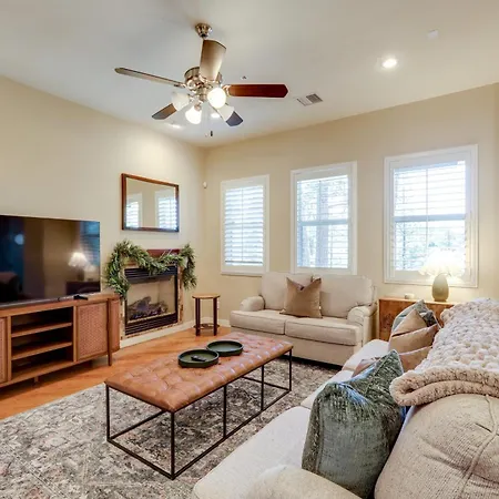 Tasteful Flagstaff Townhome With 2 Furnished Decks